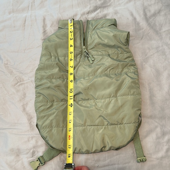 NWOT Boots & Barkley Dog Puffer Jacket with Buckle Green Size M. - Picture 6 of 10